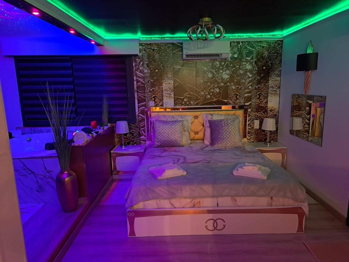 L'Aurore suite de charme, clim jacuzzi, sauna, piscine chauffée cuisine... Carpentras Extérieur photo