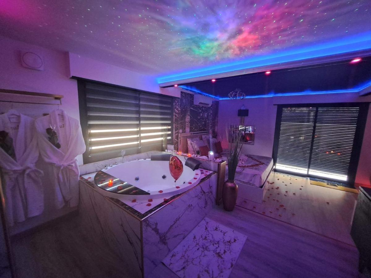 L'Aurore suite de charme, clim jacuzzi, sauna, piscine chauffée cuisine... Carpentras Extérieur photo