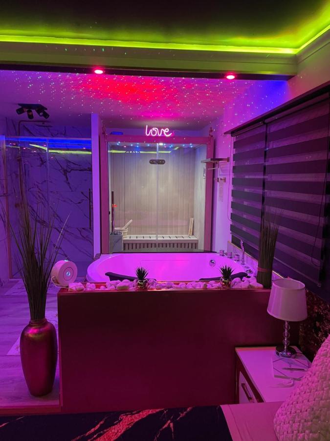 L'Aurore suite de charme, clim jacuzzi, sauna, piscine chauffée cuisine... Carpentras Extérieur photo