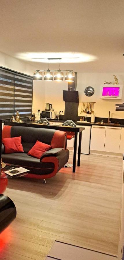 L'Aurore suite de charme, clim jacuzzi, sauna, piscine chauffée cuisine... Carpentras Extérieur photo
